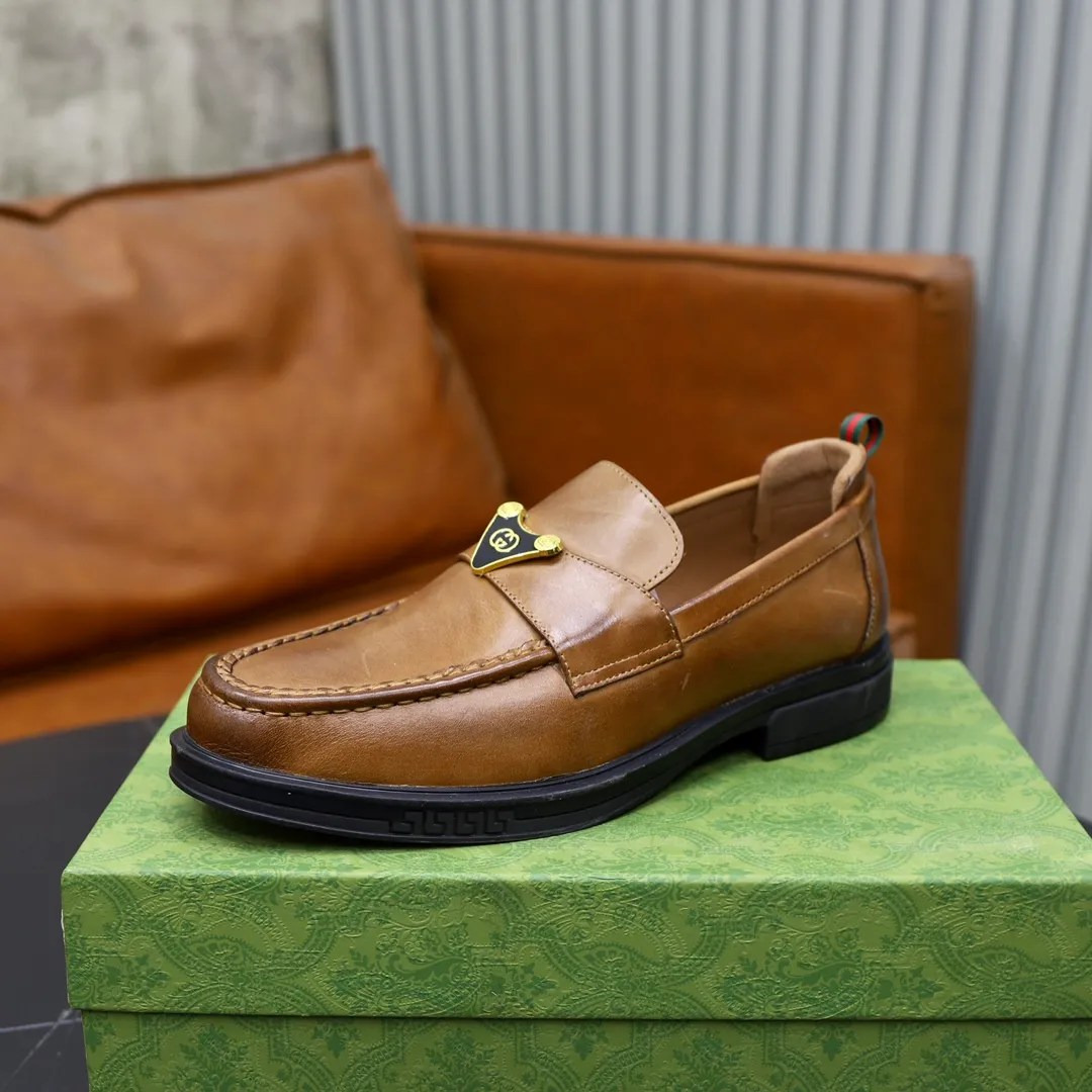 Men's shoes: 250🙅‍♂️🙅‍♂️🙅‍♂️Niuli Brand: GUCCI Size: 38-44 (45 can be customized) Level: Counter classic Material: Original soft cowhide upper Comfortable cowhide lining Original lightweight outsole Style category: Business casual footwear Driving leather shoes Color: Actual picture color